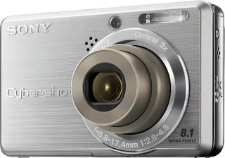 Illustration for article titled Sony DSC-S780, DSC-S750: Low-End As Sony Cams Go